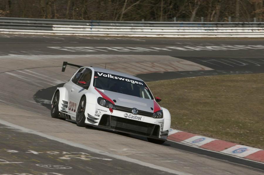  Volkswagen Golf24 24h Nurburgring 2011 года  (фото 28 из 34)